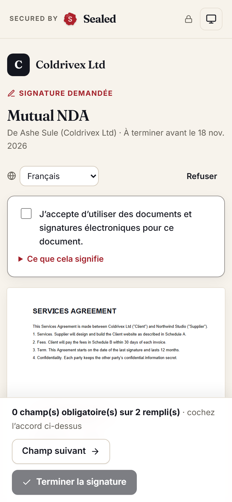 Phone, in French: the signing page with consent, the document and progress bar.
